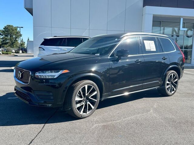 2022 Volvo XC90 T6 Momentum 6-Passenger