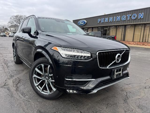 2017 Volvo XC90 T6 Momentum — photo 1 of 13