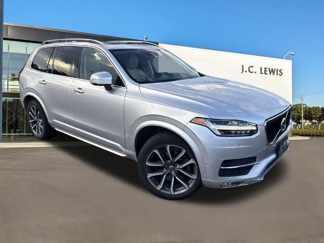 2018 Volvo XC90 T6 Momentum