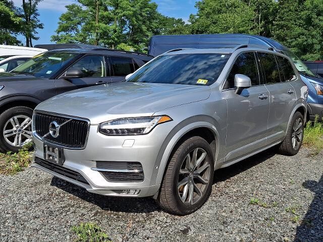 2018 Volvo XC90 T6 Momentum