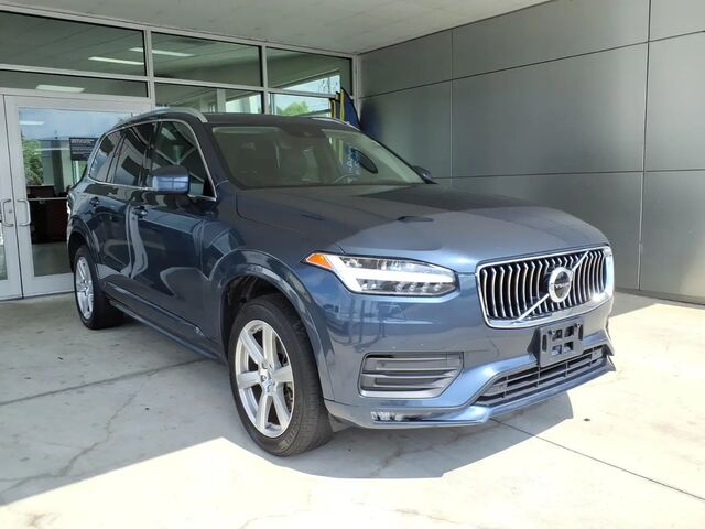 2020 Volvo XC90 T6 Momentum 7-Passenger