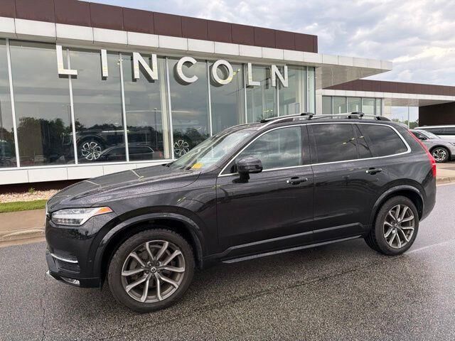 2017 Volvo XC90 T6 Momentum