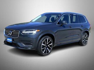 2021 Volvo XC90 T6 Momentum 7-Passenger