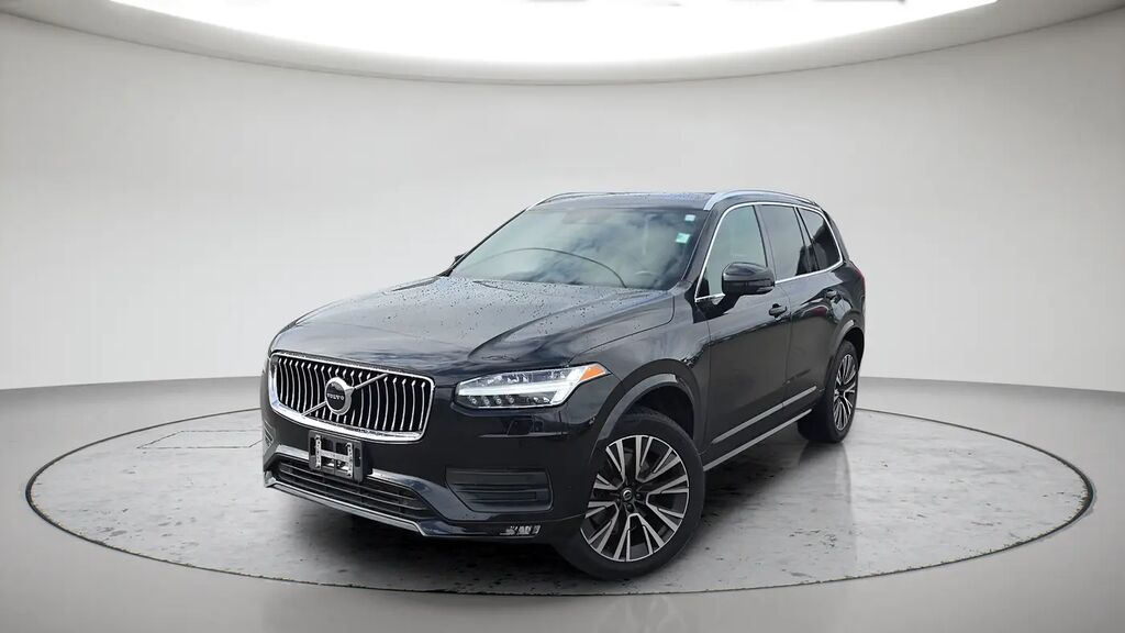 2021 Volvo XC90 T6 Momentum 7-Passenger — photo 1 of 13