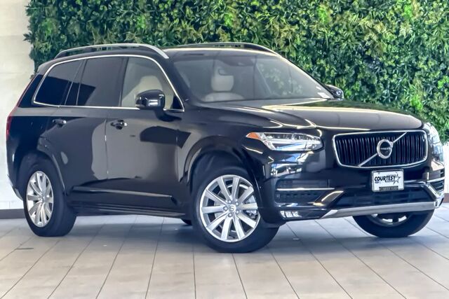 2019 Volvo XC90 T6 Momentum