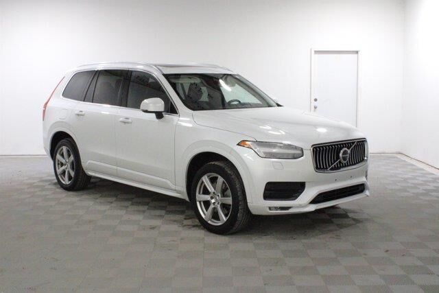2020 Volvo XC90 T6 Momentum 7-Passenger — photo 1 of 13