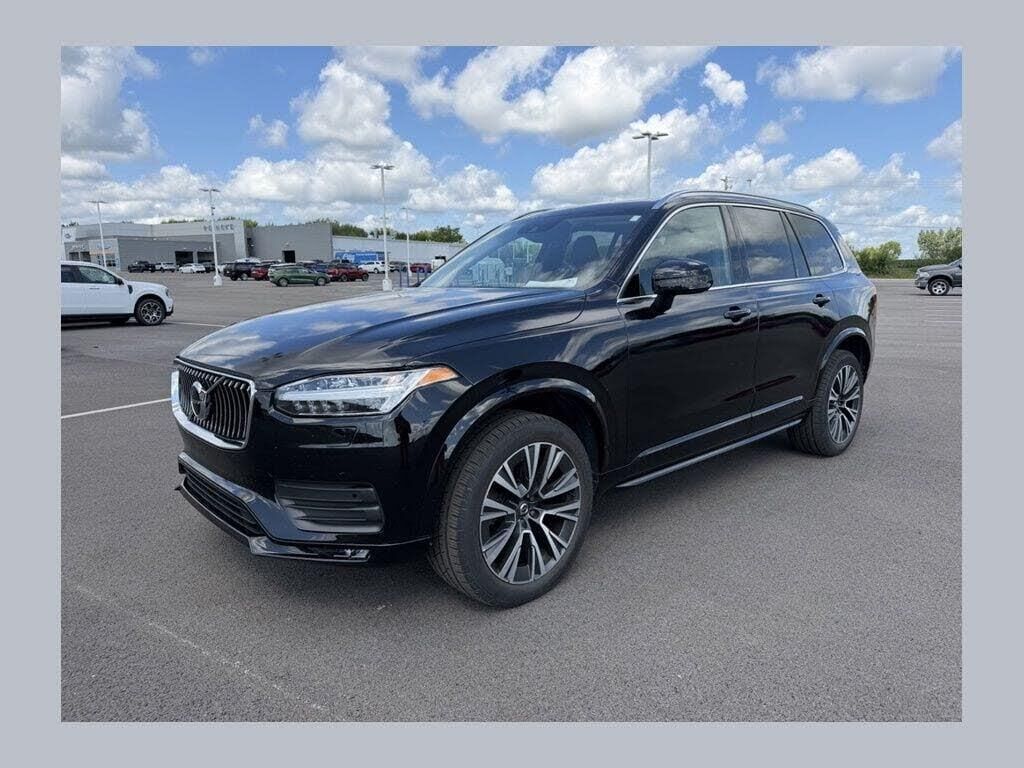 2021 Volvo XC90 T6 Momentum 7-Passenger — photo 1 of 1