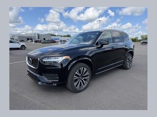 2021 Volvo XC90 T6 Momentum 7-Passenger