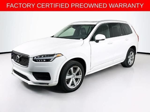 2022 Volvo XC90 T6 Momentum 7-Passenger