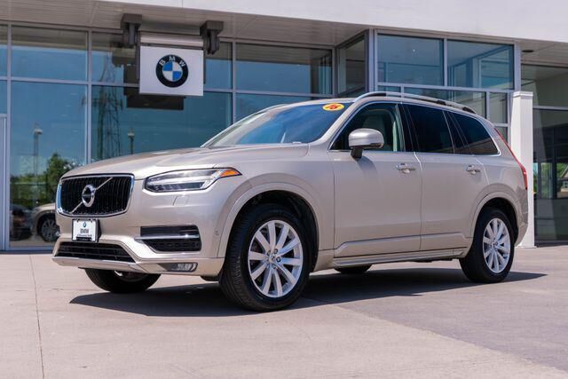 2016 Volvo XC90 T6 Momentum