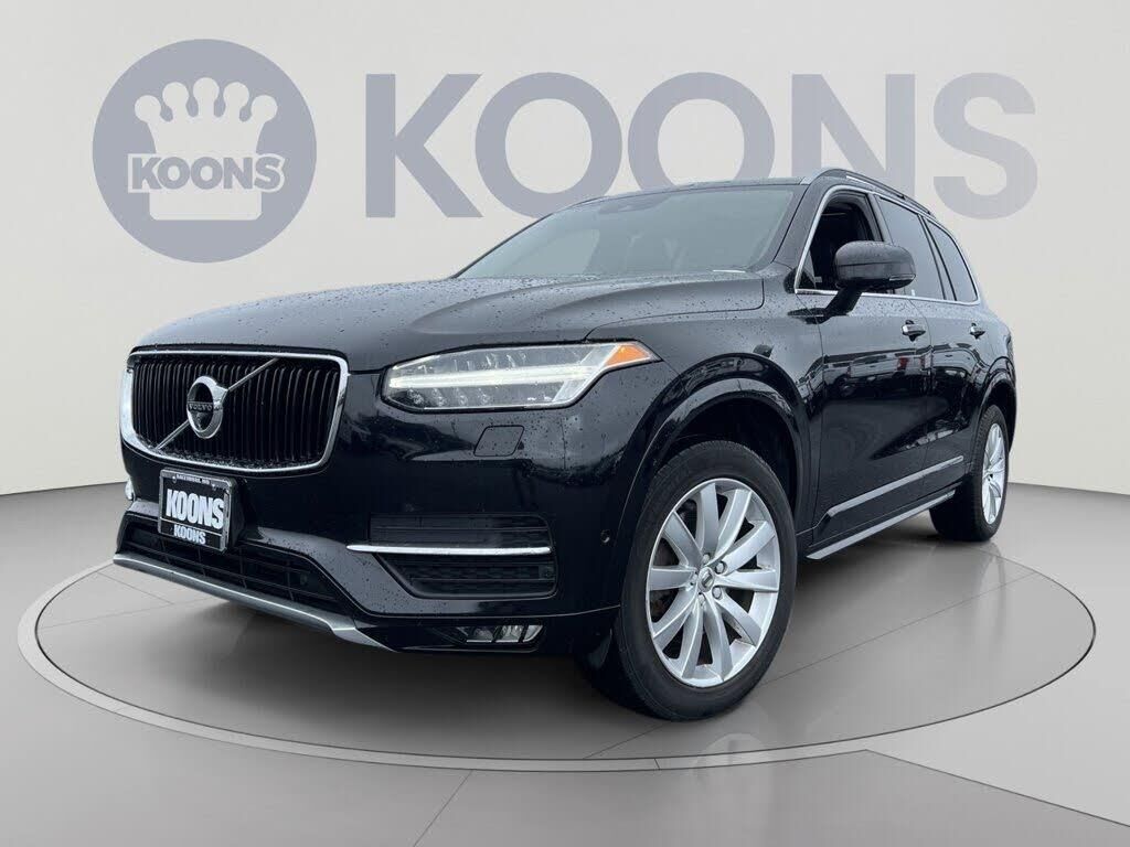 2017 Volvo XC90 T6 Momentum — photo 1 of 2