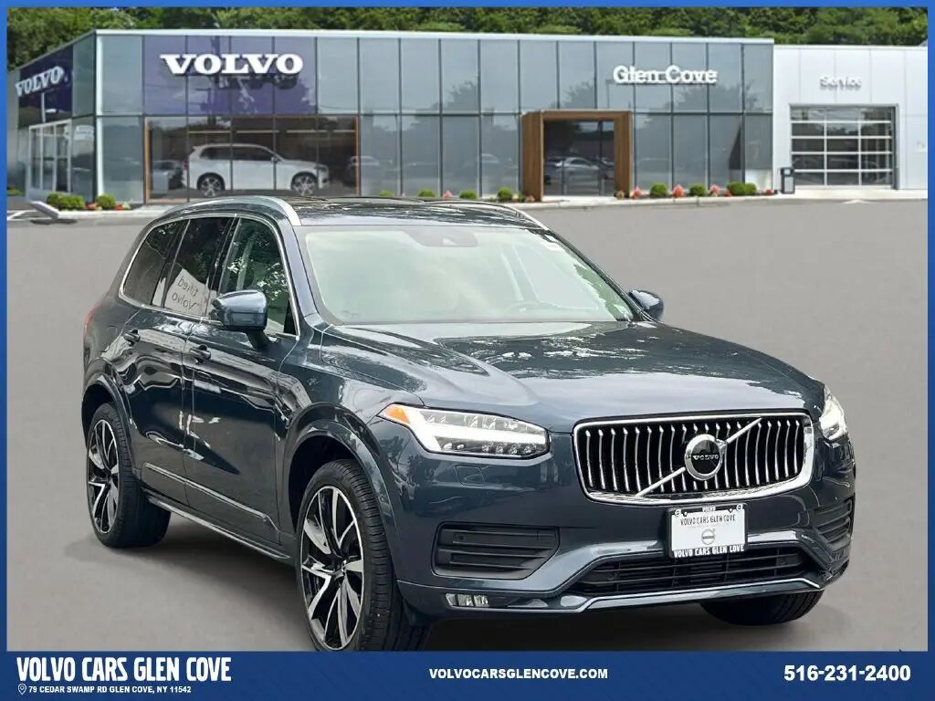 2021 Volvo XC90 T6 Momentum 7-Passenger — photo 1 of 13