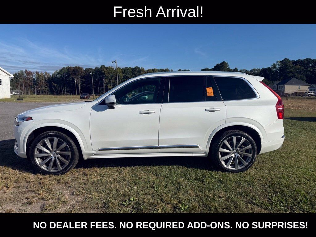 2021 Volvo XC90 T6 Inscription — photo 1 of 15