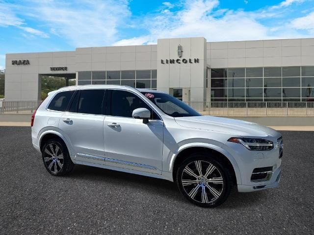 2022 Volvo XC90 T6 Inscription 7-Passenger
