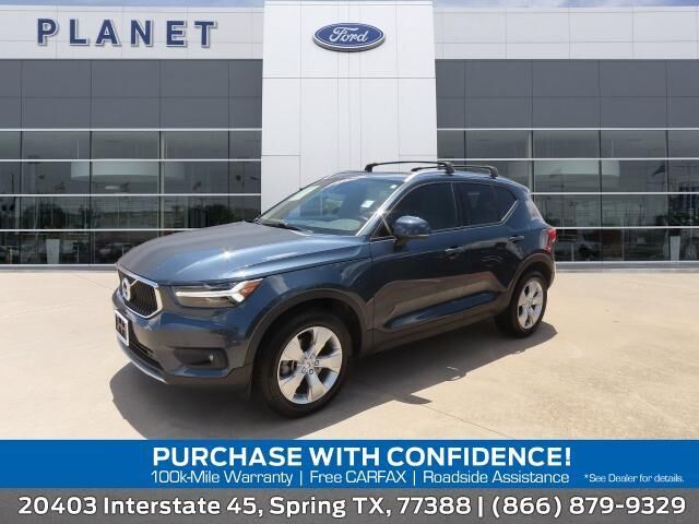 2021 Volvo XC40 T4 Momentum