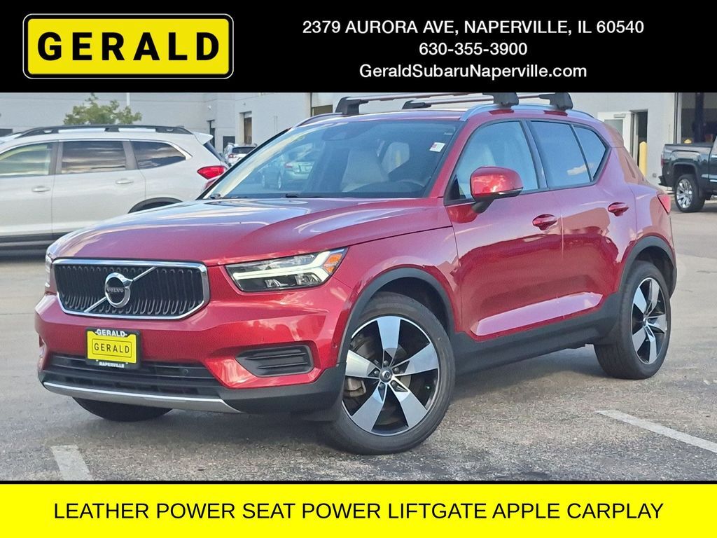 2019 Volvo XC40 Momentum — photo 1 of 13