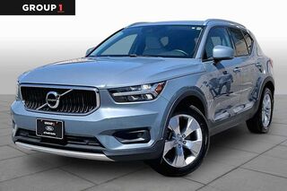 2021 Volvo XC40 T4 Momentum