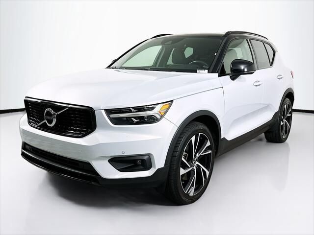 2020 Volvo XC40 T4 R-Design