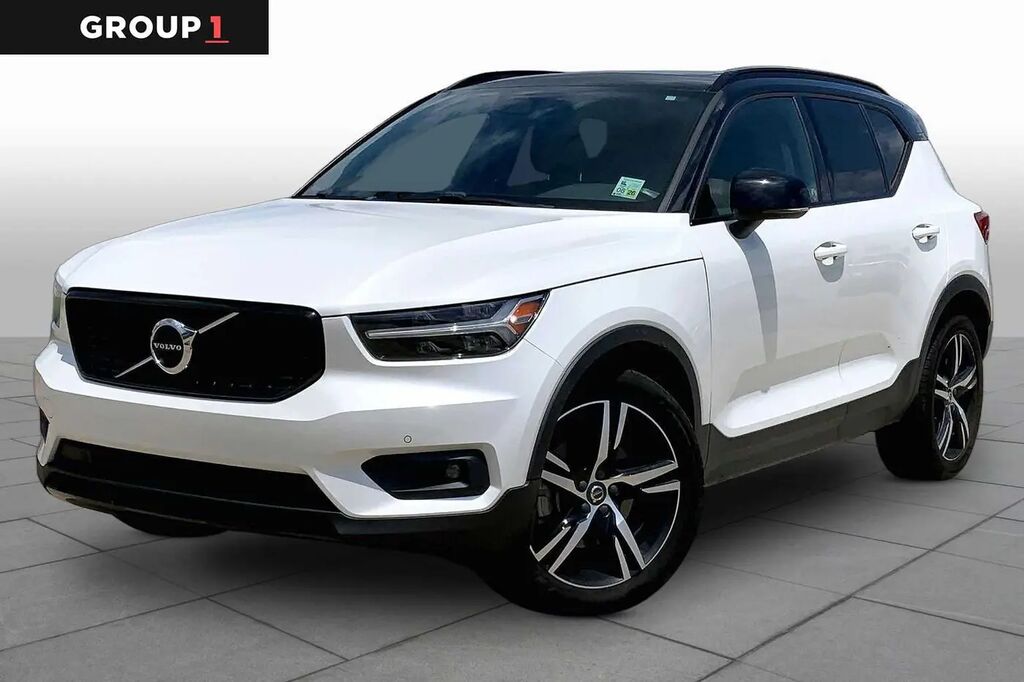 2020 Volvo XC40 T4 R-Design — photo 1 of 13