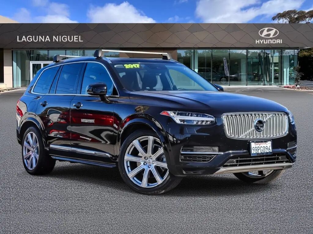 2017 Volvo XC90 T8 eAWD Inscription — photo 1 of 13