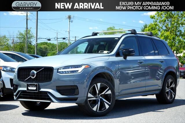 2022 Volvo XC90 Recharge T8 R-Design