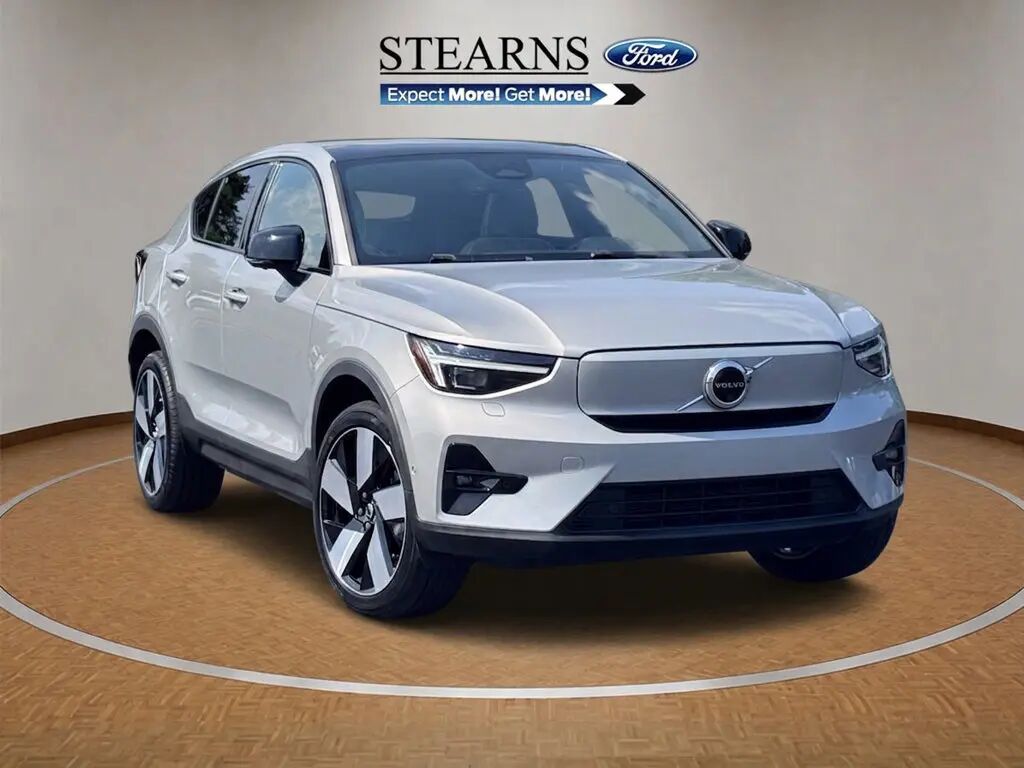 2023 Volvo C40 Recharge Twin Ultimate — photo 1 of 13