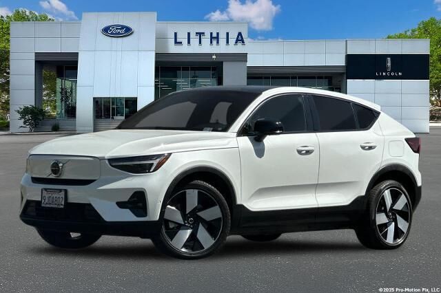 2023 Volvo C40 Recharge Twin Ultimate — photo 1 of 26