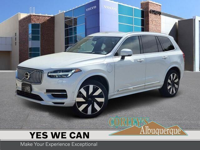 2023 Volvo XC90 Recharge T8 Ultimate Bright Theme 7P