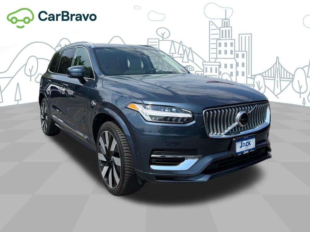 2024 Volvo XC90 Recharge Plug-In Hybrid T8 Ultimate Bright Theme 7-Sea — photo 1 of 5