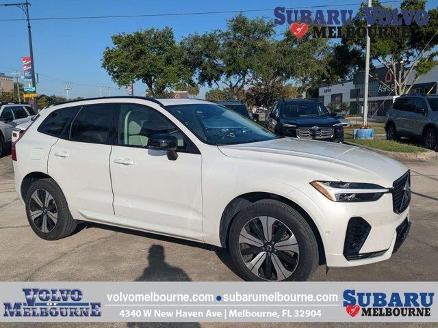 2024 Volvo XC60 Recharge T8 Plus Dark Theme