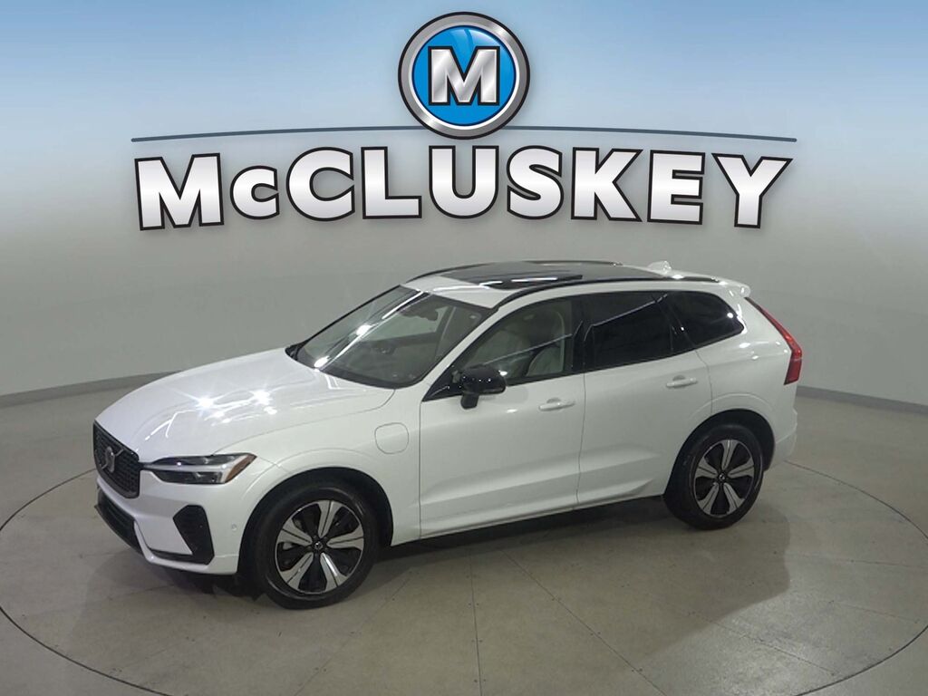 2024 Volvo XC60 Recharge Plug-In Hybrid Plus Dark Theme — photo 1 of 7