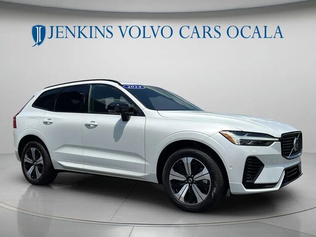 2024 Volvo XC60 Recharge T8 Plus Dark Theme