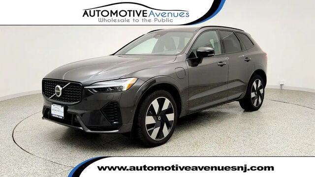 2024 Volvo XC60 Recharge T8 Ultimate Dark Theme