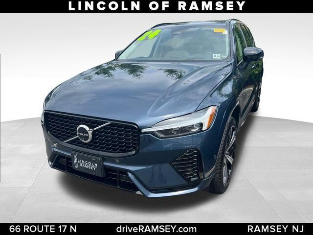 2024 Volvo XC60 Recharge T8 Ultimate Dark Theme