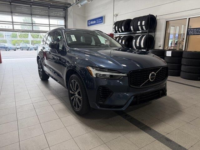 2023 Volvo XC60 Recharge T8 Plus Dark Theme