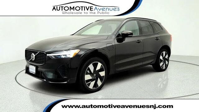 2025 Volvo XC60 T8 Plus Dark Theme