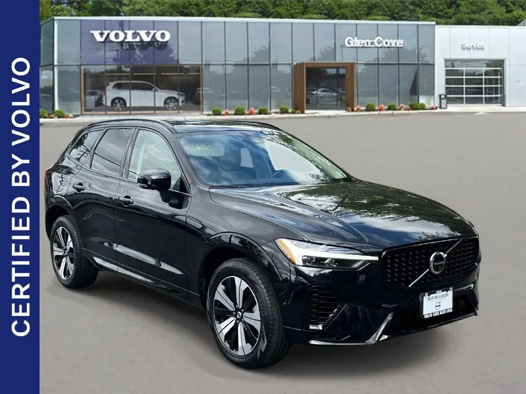 2025 Volvo XC60 T8 Plus Dark Theme — photo 1 of 13