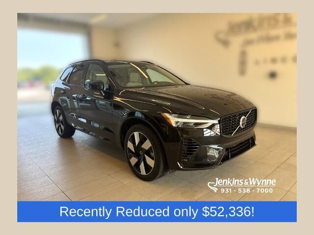 2025 Volvo XC60 T8 Plus Dark Theme