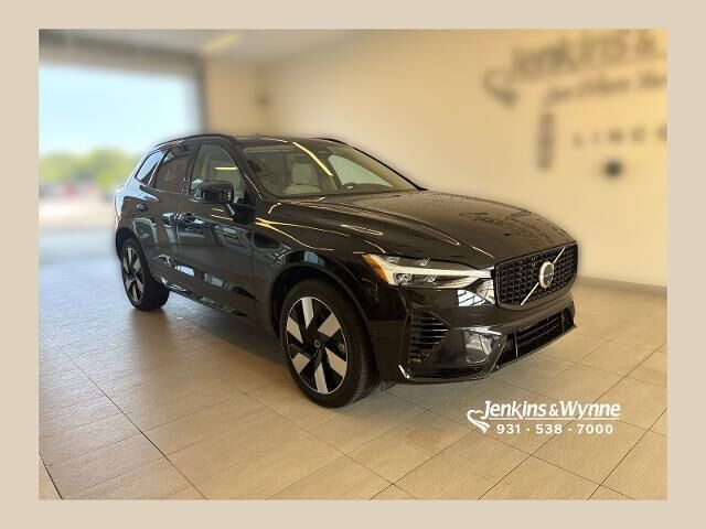 2025 Volvo XC60 T8 Plus Dark Theme — photo 1 of 12