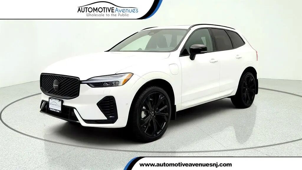 2026 Volvo XC60 T8 Ultra Black Edition — photo 1 of 13