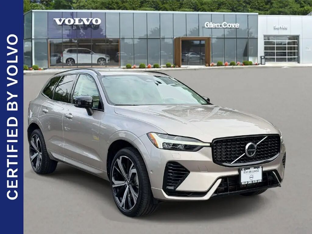2025 Volvo XC60 T8 Ultra Dark Theme — photo 1 of 13