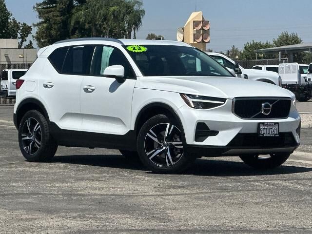 2023 Volvo XC40 B4 Core