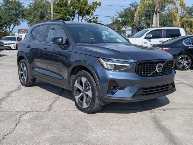 2026 Volvo XC40 B4 Plus — photo 1 of 13