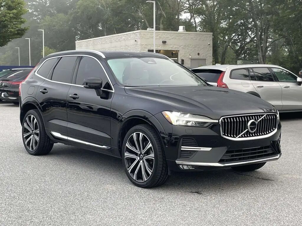 2023 Volvo XC60 B5 Ultimate Bright Theme — photo 1 of 13