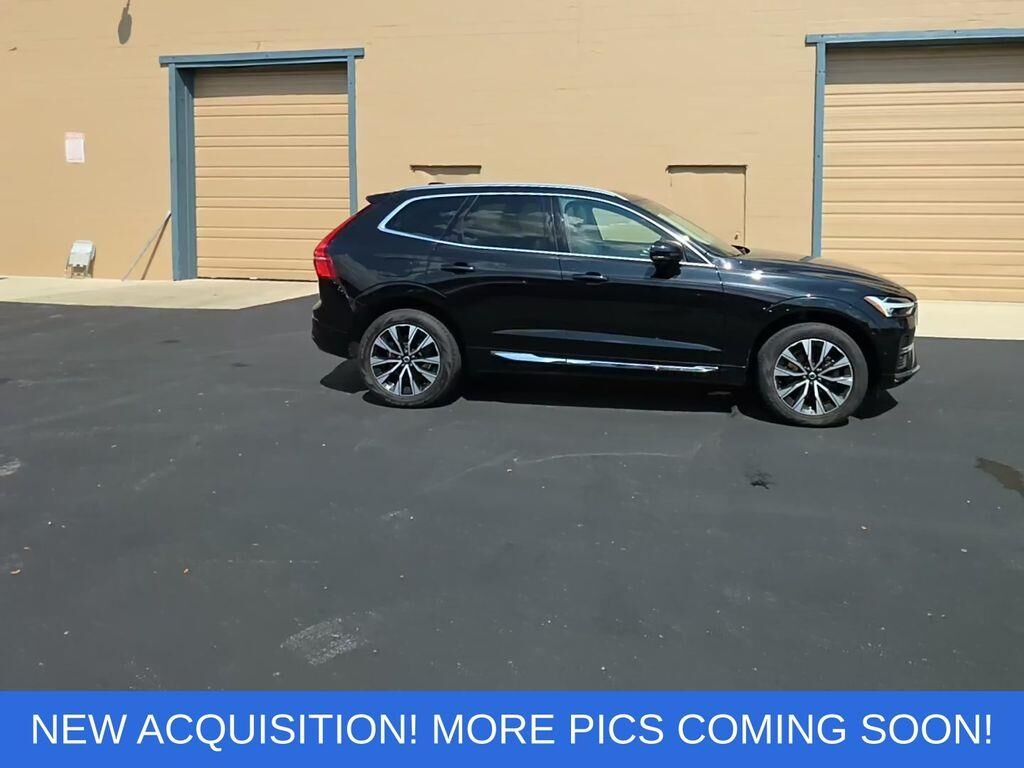 2023 Volvo XC60 B5 Plus Bright Theme — photo 1 of 25