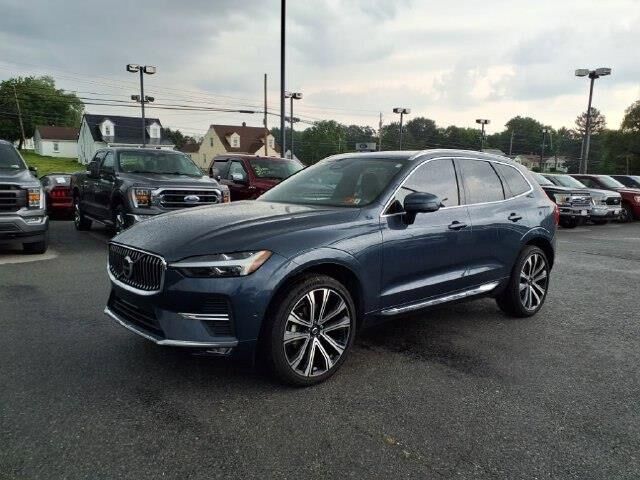 2023 Volvo XC60 B5 Ultimate Bright Theme