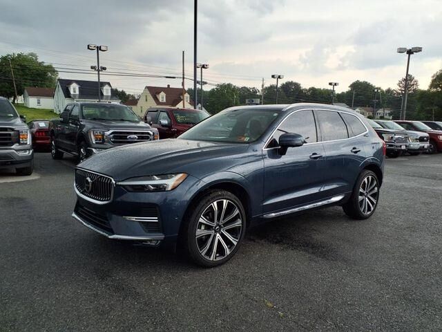 2023 Volvo XC60 B5 Ultimate Bright Theme