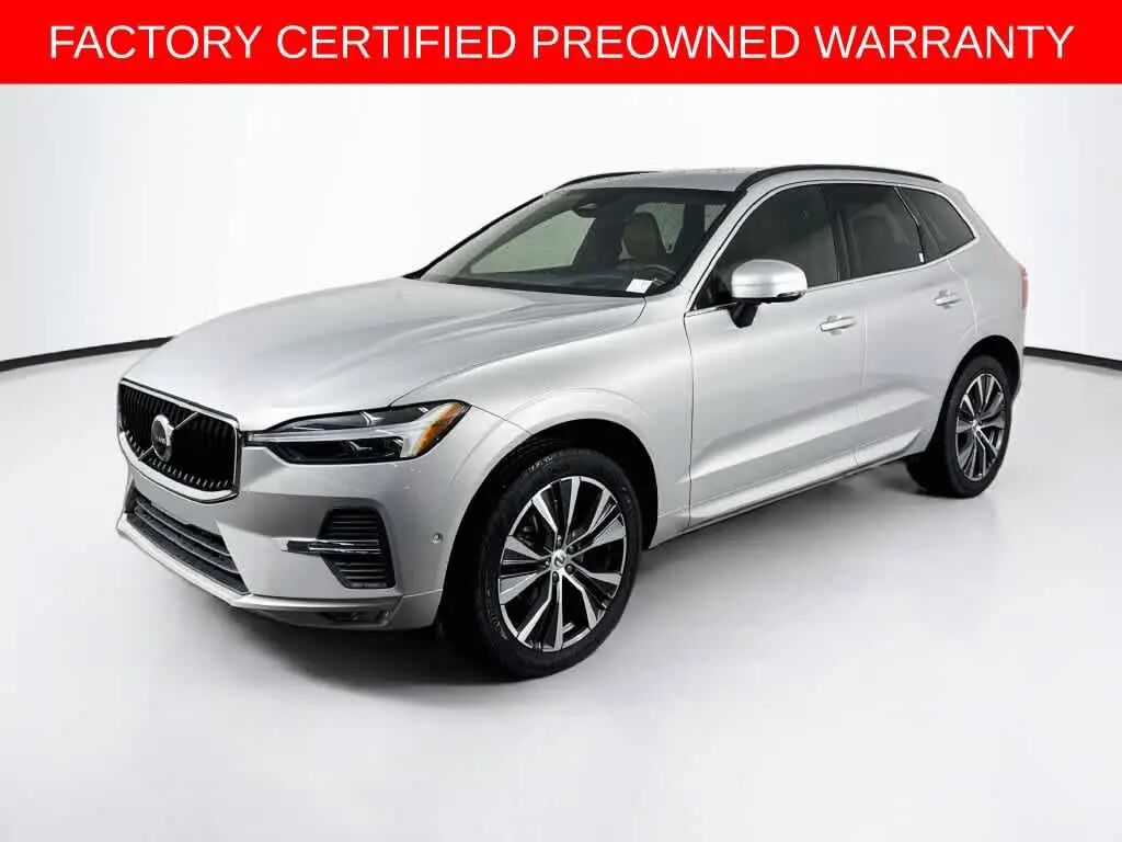 2022 Volvo XC60 B5 Momentum — photo 1 of 13