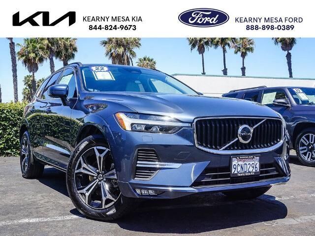 2022 Volvo XC60 B5 Momentum