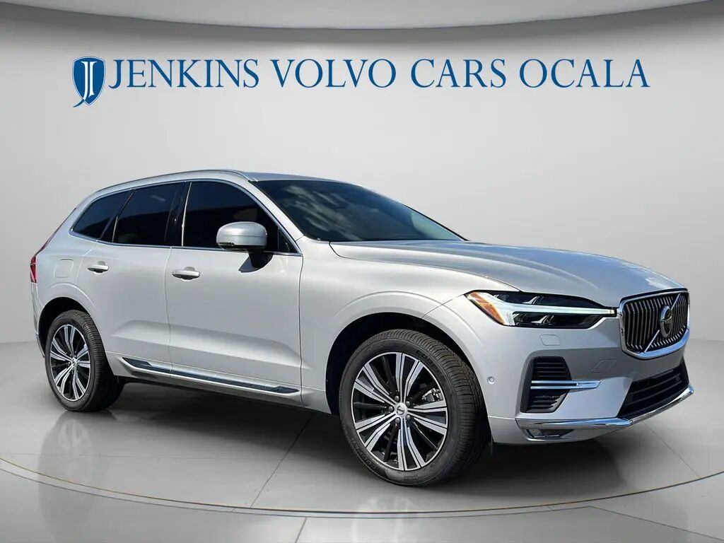 2023 Volvo XC60 B5 Plus Bright Theme — photo 1 of 13